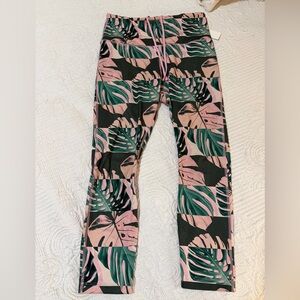 Nike Dri-Fit Women's Size medium Pink Boxed Botanical Fast Crop Leggings